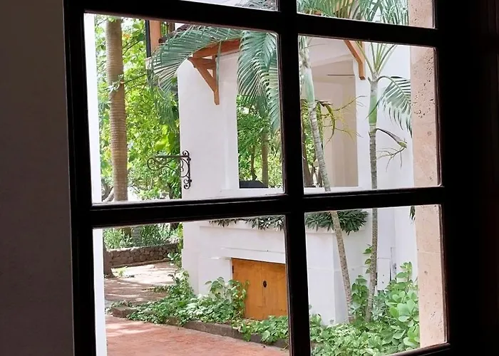 Catalinas - Cazenovia Centrally Located, Short Walk To * Playa Danta